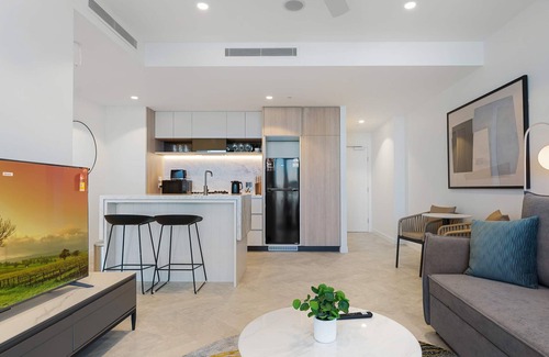 Brisbane Central Business District Apartment | Queen’s Wharf 1BR L60 ~ Luxe City & River View