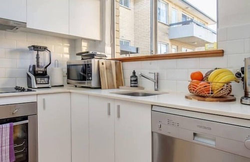 Queenscliff Apartment | Queenscliff Beach Pad Explore the Northern Beaches