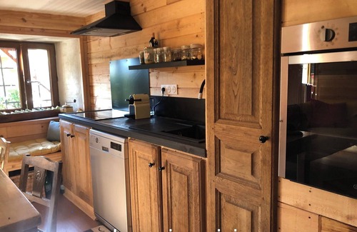 Abries Ski Chalet | Queyrassian chalet at the foot of the slopes and at the start of hiking trails