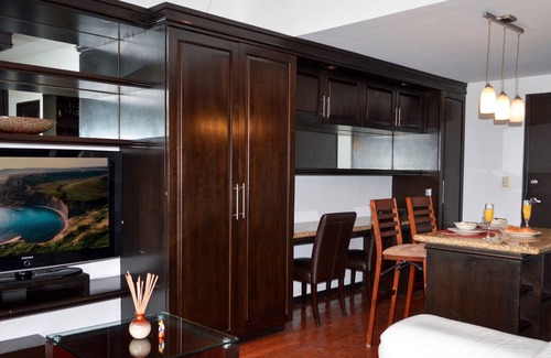 Monterrey Apartment | Quick access to downtown and San Pedro