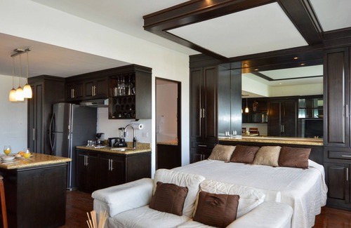 Monterrey Apartment | Quick access to downtown and San Pedro