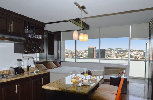 Monterrey Apartment | Quick access to downtown and San Pedro