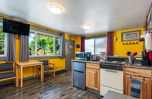 Northport House | Quick access to the city park, town boat launch and dining options.