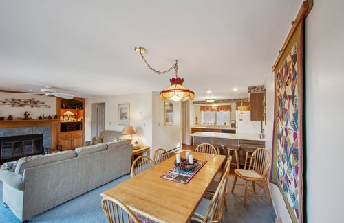 North Creek House | Quick Silver 9d - Comfy Townhome For All Seasons 3 Bedroom Townhouse by The Summit at Gore Mountain