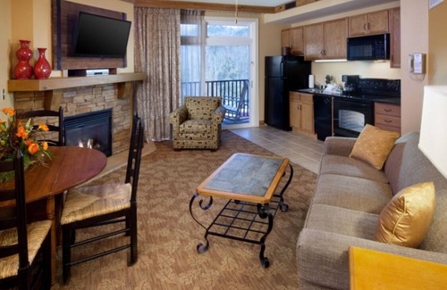 Gatlinburg Resort | Quick trip for July 4-7, 2023, 1 Bedroom in downtown Gatlinburg!