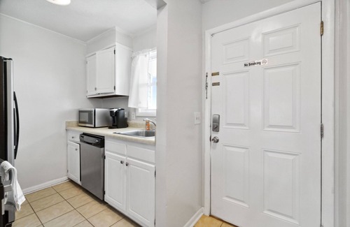 Silver Sands Beach Condo | Quiet 1BR Condo. Private beach access. Early check-in at no cost-when available.