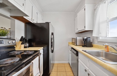 Silver Sands Beach Condo | Quiet 1BR Condo. Private beach access. Early check-in at no cost-when available.