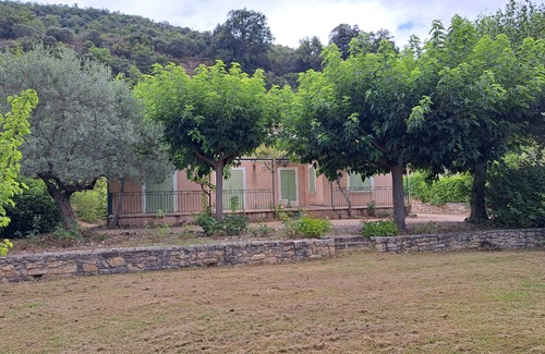 Montbrun-les-Bains House | QUIET 2-BEDROOM VILLA