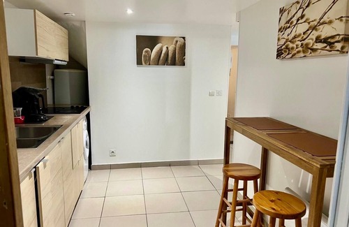 Epinay-sur-Seine Apartment | Quiet 2-room apartment near Paris, independent entrance