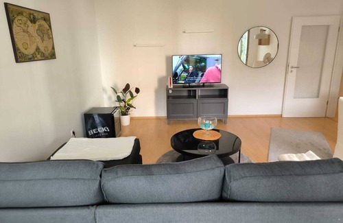 Zentrum-Sued Apartment | Quiet 2-room apartment with balcony not far from the Panometer. Pet friendly!