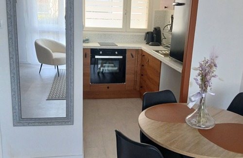 Roscoff Apartment | Quiet 2* studio, near the center, wooded residence