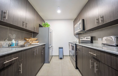 Midtown West Apartment | Quiet 2BR/1.5 Bath APT in Times SQ