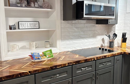 Albemarle House | Quiet 2BR Albemarle Suite Near Morrow Mountain