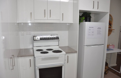 Wollongong CBD Apartment | Quiet 2BR Wollongong Apartment- Walk to Beach&Mall