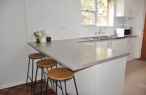 Wollongong CBD Apartment | Quiet 2BR Wollongong Apartment- Walk to Beach&Mall