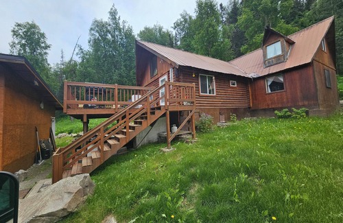 Sutton House | Quiet 3 bedroom house/cabin. 2 miles off Glenn hwn on Fish Lake Rd.