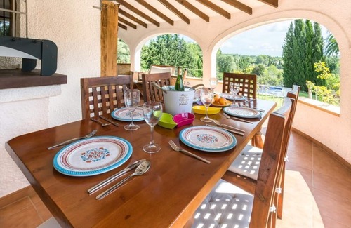 Urbanizacion La Mandarina Villa | Quiet 3-bedroom villa that sleeps 6, on a large plot, no direct neighbours