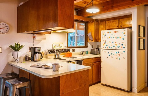 Sonora Cabin | Quiet A frame cabin in the Twain Harte woods