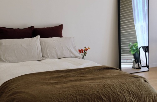 Collingwood North Apartment | Quiet and Calming space within minutes of the best of Collingwood.