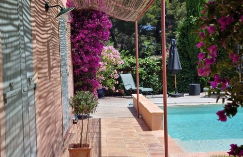 Sanary-sur-Mer Villa | Quiet and charming bastide with swimming-pool, just near the beach !