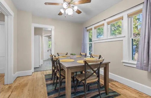 Cedar Rapids - Iowa City House | Quiet and Close to downtown 3-bd house
