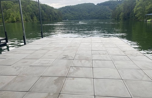 Caryville House | Quiet and Convenient Lakefront Home