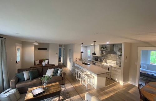 Southampton House | Quiet and cozy retreat nestled among the trees and close to the beach.