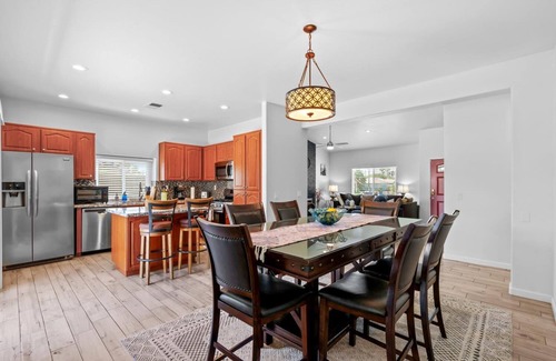 Desert Park Estates House | Quiet and peaceful Retreat. If u like things quiet and peaceful city ID 4132