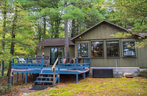 Mayfield Cottage | Quiet and Peaceful 3 Bedroom Family Cottage on Lake George, 12 Miles to TC