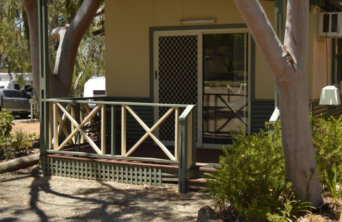 Kojonup Cabin | Quiet and relaxing place for Holiday or work with a lovely country feel.