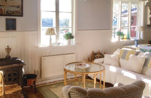 Arjang House | Quiet and secluded cottage with fantastic location and panoramic views of the Harnäsfjord.