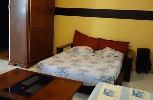 Hydra House | Quiet and secure location, parking, near the French Embassy