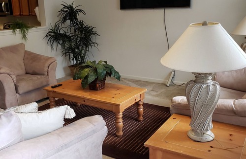 Elkridge House | Quiet and serene home