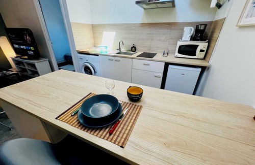 Saint-Quentin Apartment | Quiet and spacious apartment, fully equipped, wifi Share Save