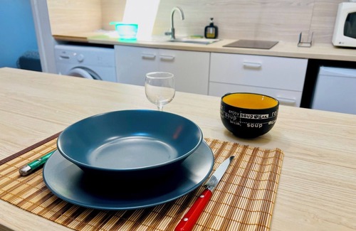 Saint-Quentin Apartment | Quiet and spacious apartment, fully equipped, wifi Share Save