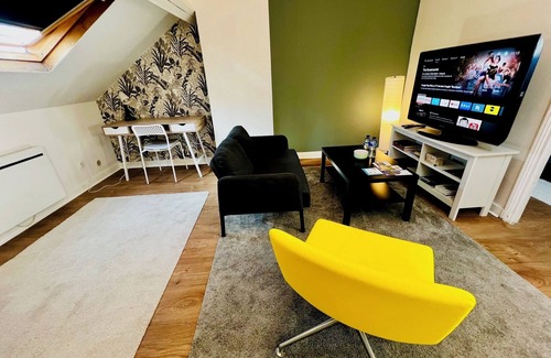 Saint-Quentin Apartment | Quiet and spacious apartment, fully equipped, wifi Share Save