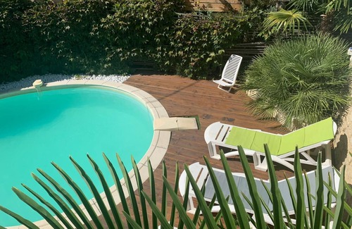 Rognonas House | Quiet and tranquility near the alpilles in this house with swimming pool