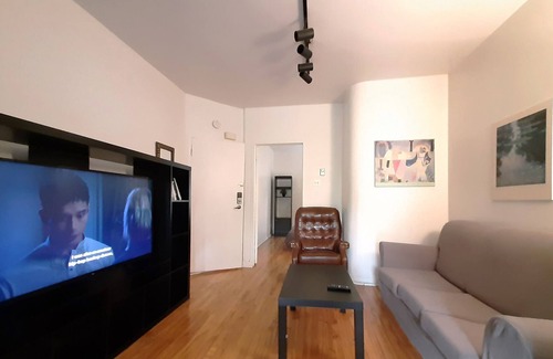 Cote-Saint-Paul Apartment | Quiet Apartment 3 min walk to metro 10 min to downtown