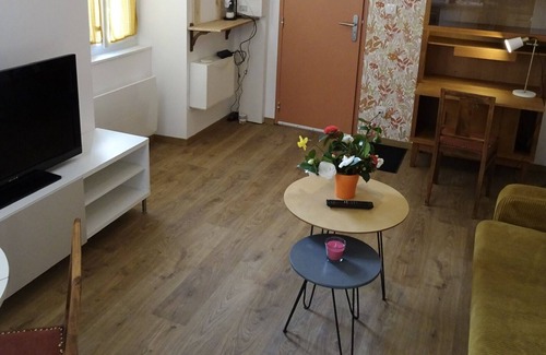 XIV Juillet Apartment | Quiet apartment at the foot of the castle! promenade along the river gave, pking 5 mn