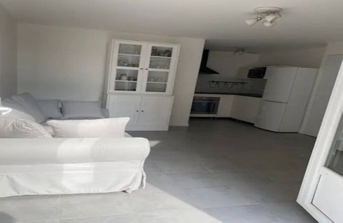 Est Apartment | Quiet apartment with terrace in the Provencal countryside