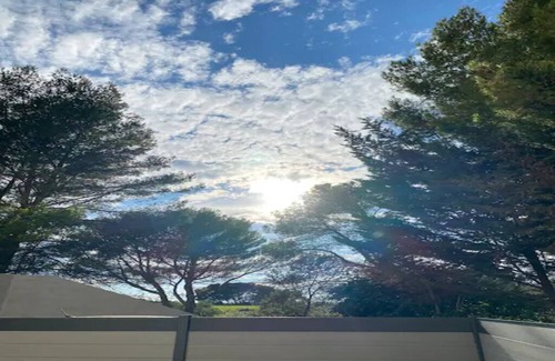 Est Apartment | Quiet apartment with terrace in the Provencal countryside