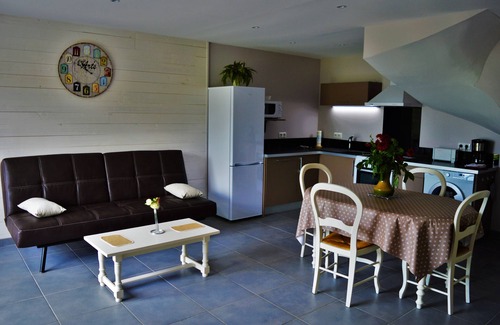 Arcizans-Avant Apartment | Quiet apartment overlooking the mountains