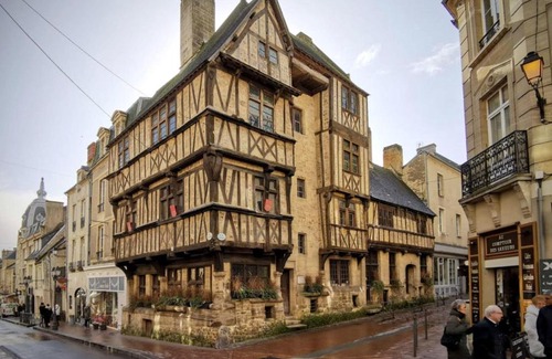 Bayeux Apartment | Quiet apartment in Bayeux 9km from beach