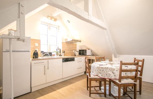 Bayeux Apartment | Quiet apartment in Bayeux 9km from beach