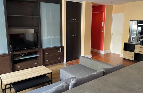 Saint-Etienne Apartment | Quiet apartment near Châteaucreux station