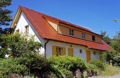 Kreptitz Apartment | quiet apartment near the beach on the ground floor with garden incl. Indoor swimming pool /sauna etc.