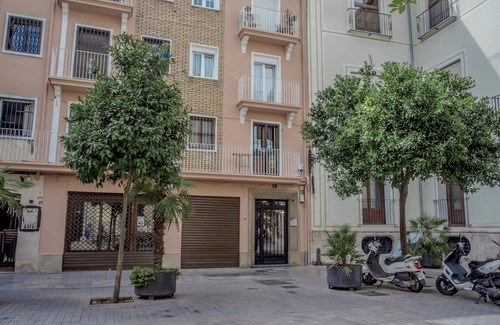 La Seu Apartment | Quiet Apartment Pl. Cisneros 2 -5 pax, in Ciutat Vella, in downtown Valencia