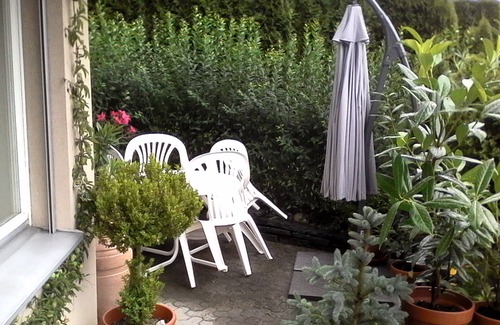 Kriens Apartment | Quiet apartment with garden terrace and views of the Swiss Alps