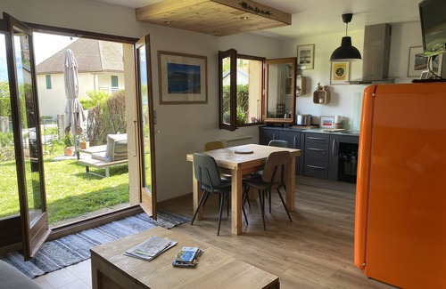 Sevrier Apartment | Quiet apartment with mountain views