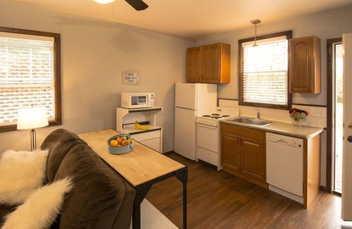 Jacoby Creek Cottage | Quiet Arcata Hideaway